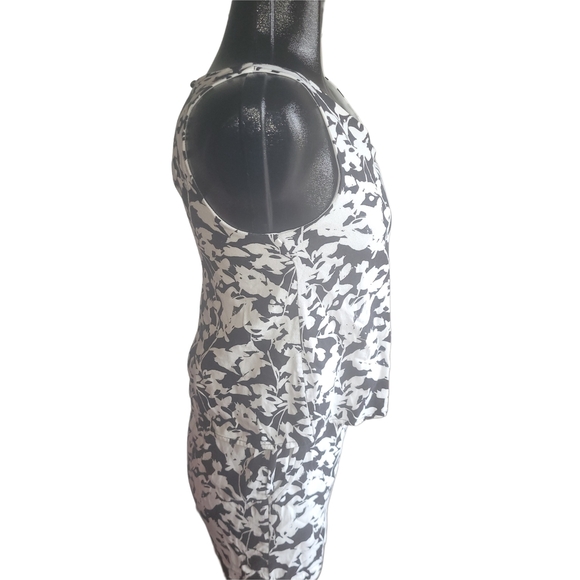 Banana Republic Black And White 1 Piece Short Romper 2 - Picture 3 of 6